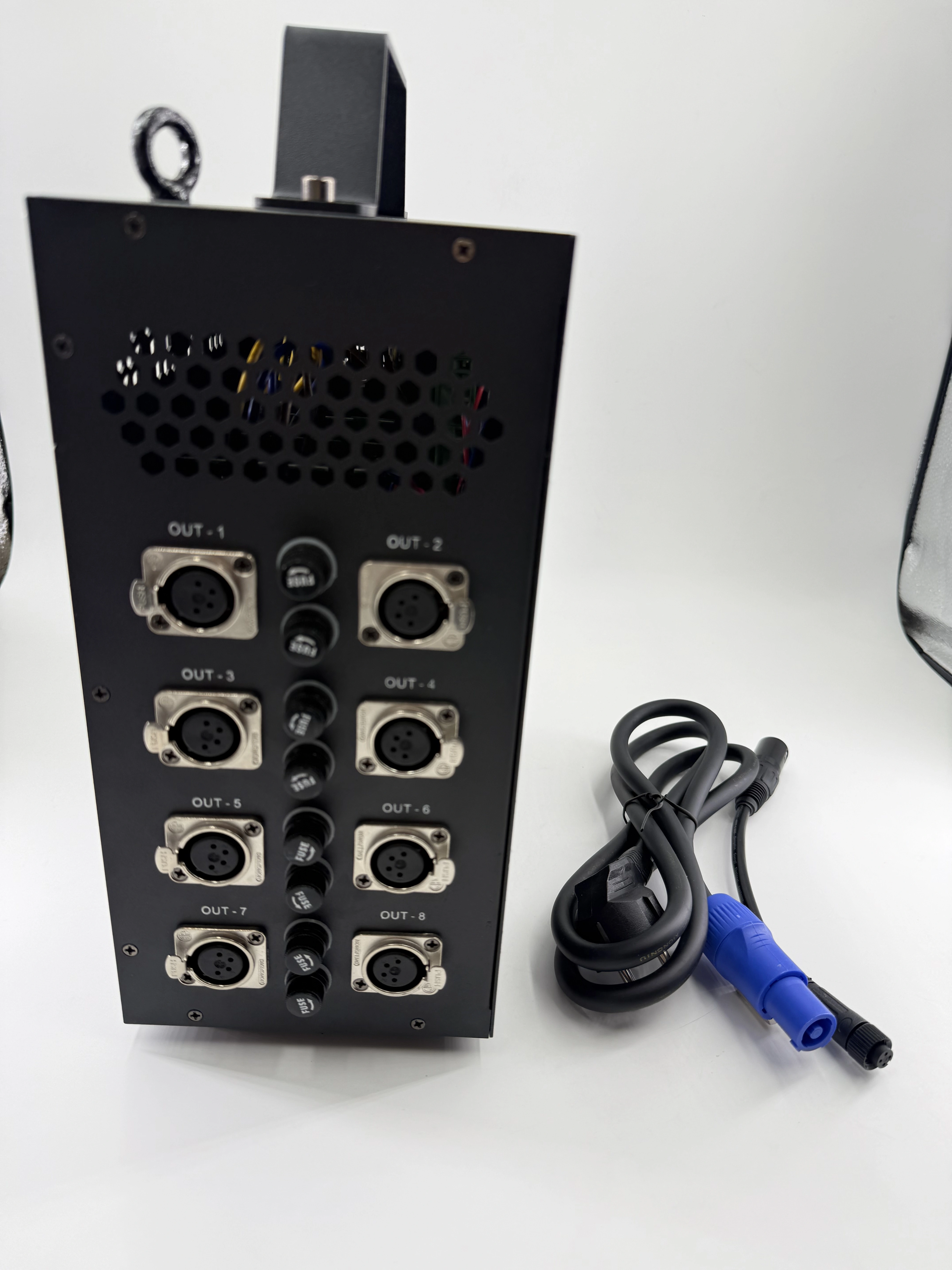 8-Port Integrated LED Power & Signal Controller | DMX & ArtNet thumbnail 2